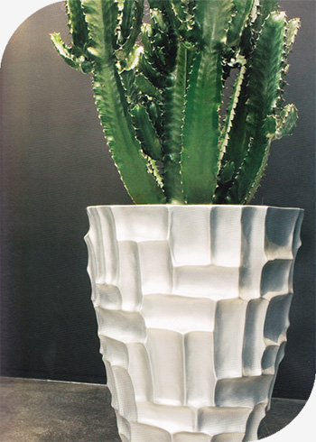  Sydney Indoor Plant Hire can source the perfect designer planter to